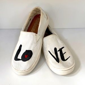 Toms Shoes